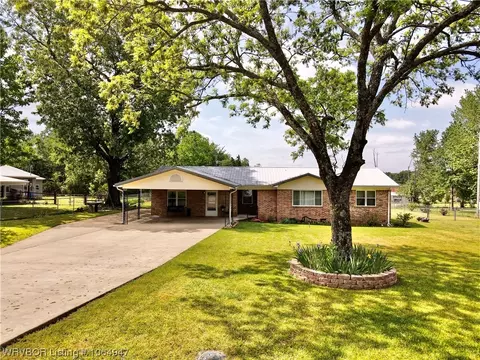 937 E Crumptown Rd, Waldron, AR 72958