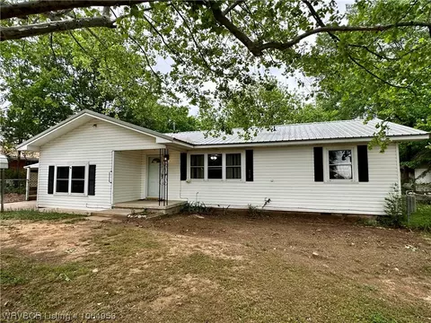 504 Etta St, Wister, OK 74966