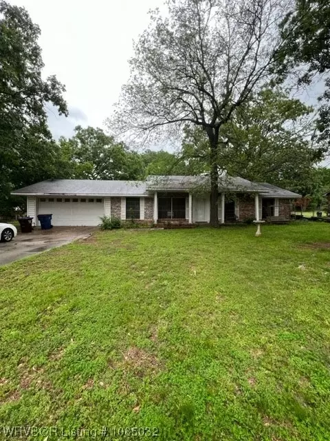 6515 S R St, Fort Smith, AR 72903