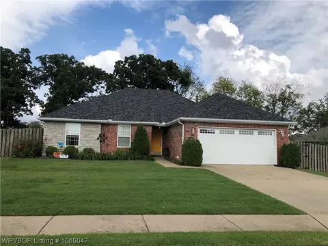 1200 Shiraz Dr, Centerton, AR 72719