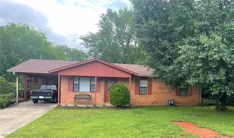 15205 Grade School Rd, Fort Smith, AR 72916