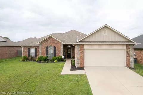 1818 Yukon Dr, Barling, AR 72923 photo 1