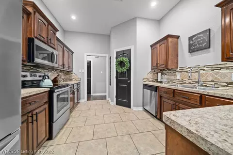 1818 Yukon Dr, Barling, AR 72923 photo 11