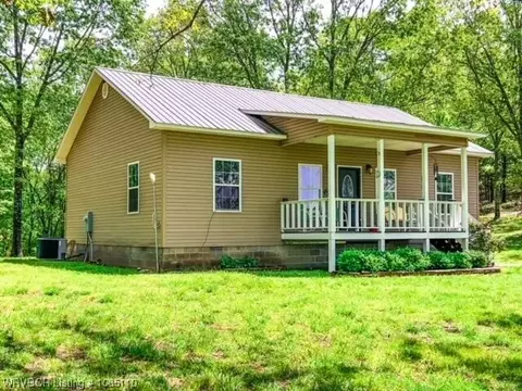 644 Pine Hill Rd, Batesville, AR 72501