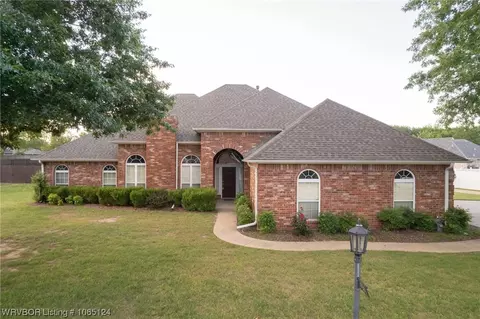 6201 Meadow Brook Dr, Fort Smith, AR 72916