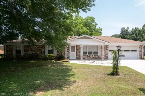 8001 Clover Dr, Fort Smith, AR 72908