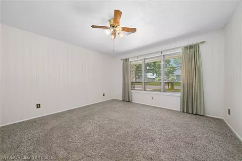 8001 Clover Dr, Fort Smith, AR 72908 photo 4