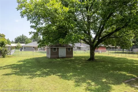 8001 Clover Dr, Fort Smith, AR 72908 photo 17