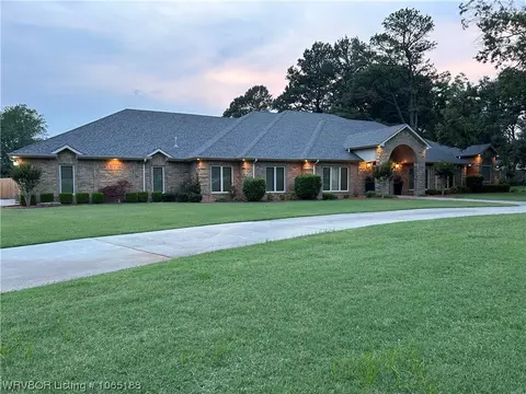 1929 Glen West Way, Fort Smith, AR 72916