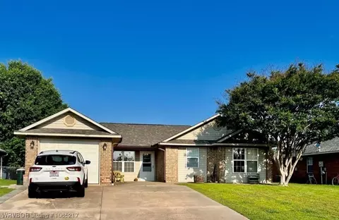 900 S 38th St, Van Buren, AR 72956