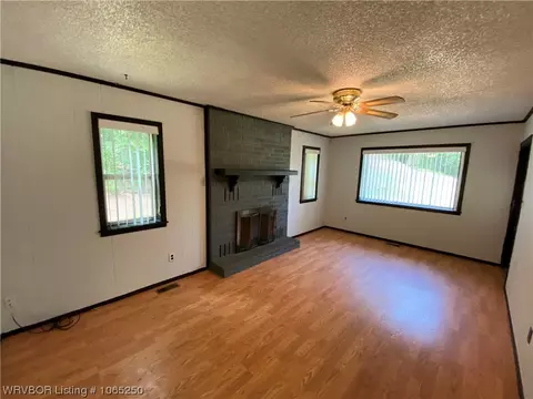 8246 Red Oak Dr, Ozark, AR 72949 photo 5