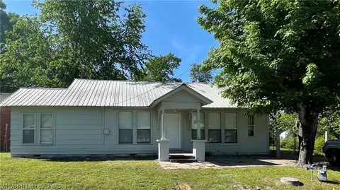 108 E Vine Ave, Sallisaw, OK 74955