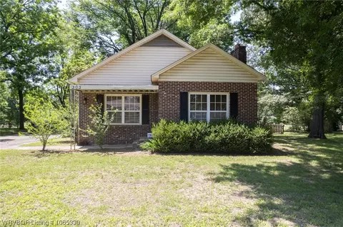 303 N Highway 253, Lavaca, AR 72941