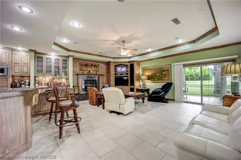 Living - 5300 E Valley Rd, Fort Smith, AR 72903 photo 1 of 6