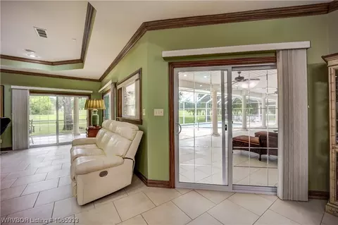 Living - 5300 E Valley Rd, Fort Smith, AR 72903 photo 4 of 6