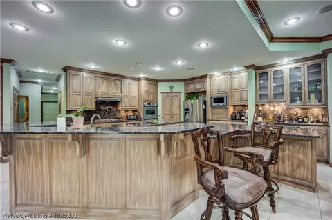 Kitchen - 5300 E Valley Rd, Fort Smith, AR 72903 photo 2 of 6