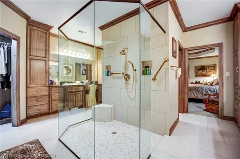 Bath - 5300 E Valley Rd, Fort Smith, AR 72903 photo 3 of 7