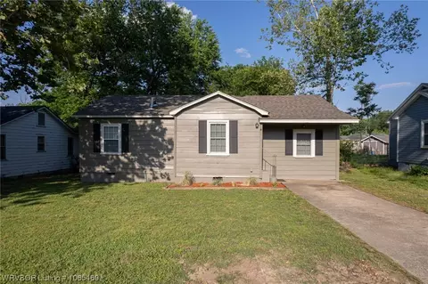 1920 Churchill Rd, Fort Smith, AR 72904