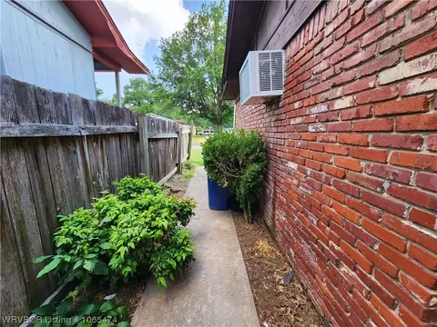 1615 S Savannah Dr, Fort Smith, AR 72901 photo 5