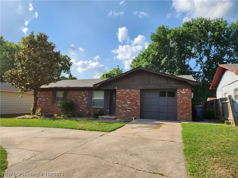 1615 S Savannah Dr, Fort Smith, AR 72901 photo 4