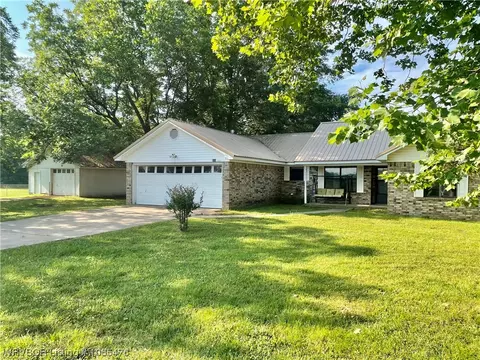211 Cherry St, Panama, OK 74951 photo 2
