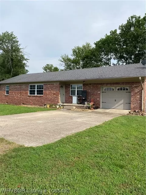 945 Cherry St, Alma, AR 72921 photo 2