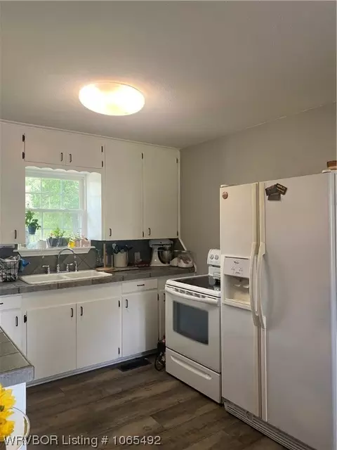 945 Cherry St, Alma, AR 72921 photo 5