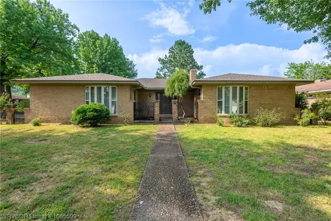 8001 Adam Dr, Fort Smith, AR 72903