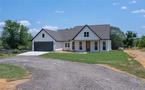 708 N Main St, Greenwood, AR 72936