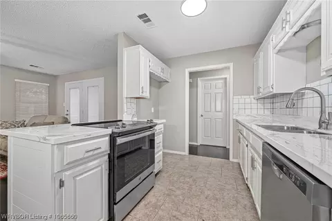 410 S Vine St, Hackett, AR 72937 photo 9