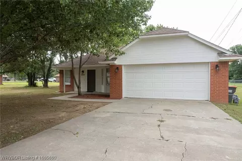 410 S Vine St, Hackett, AR 72937 photo 3