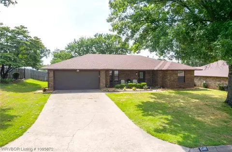 1509 N 9th St, Van Buren, AR 72956
