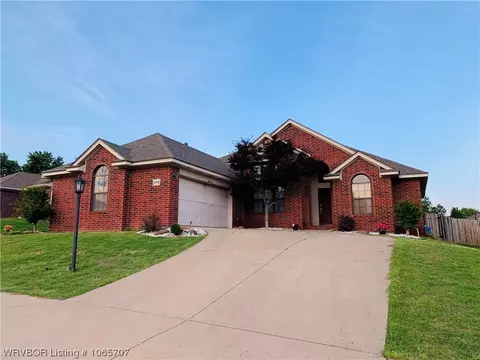 2712 Northridge Cir, Van Buren, AR 72956