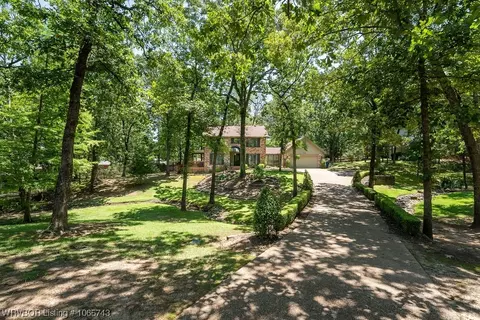 9725 Thistle Ct, Fort Smith, AR 72908
