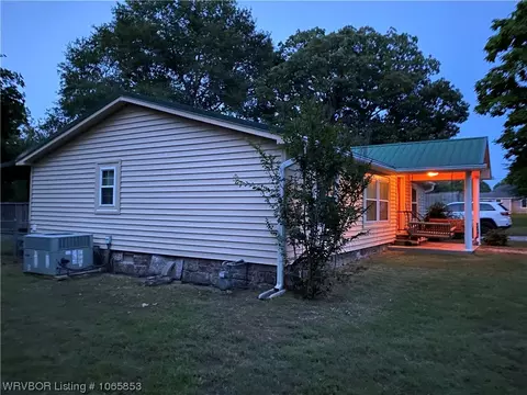 408 E Adams St, Midland, AR 72945 photo 28