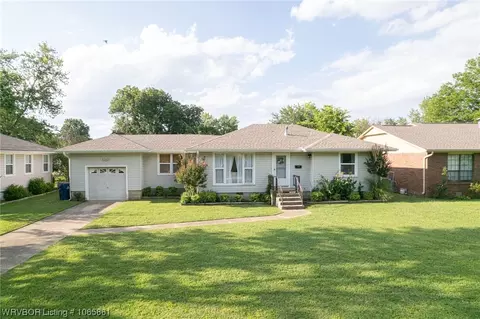 3911 S Q St, Fort Smith, AR 72903