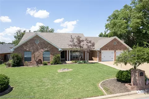 2405 Rannoch Ln, Fort Smith, AR 72908