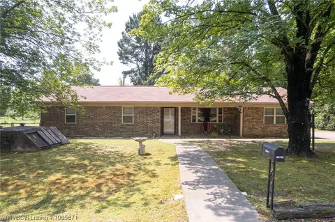 213 W Gum St, Greenwood, AR 72936