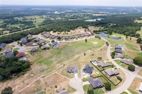 808 Eagle Trace Cir, Alma, AR 72921 photo 2