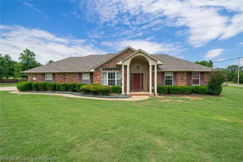 608 Chapen Way, Alma, AR 72921