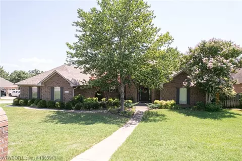 2130 Parkridge Dr, Van Buren, AR 72956