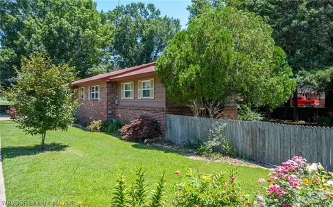 205 N 5th St, Paris, AR 72855 photo 8