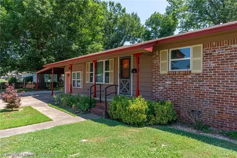 205 N 5th St, Paris, AR 72855 photo 2