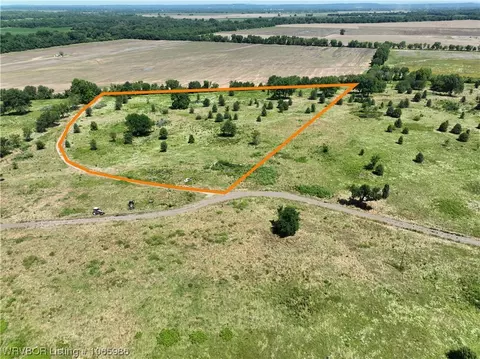 8 Beaty Avenue, Pocola, OK 74902