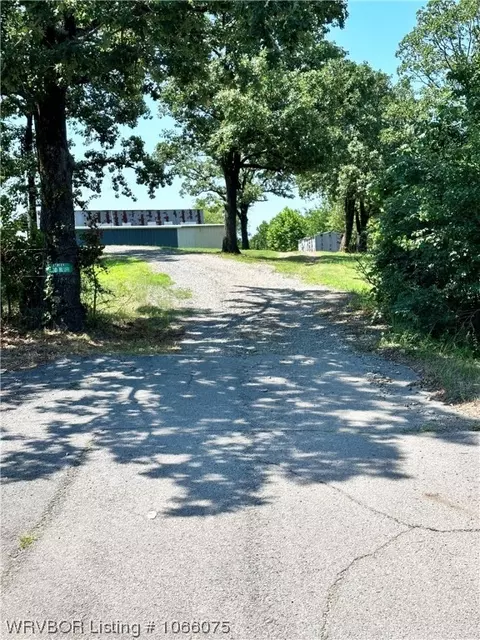 400 Bluff Ave, Poteau, OK 74953