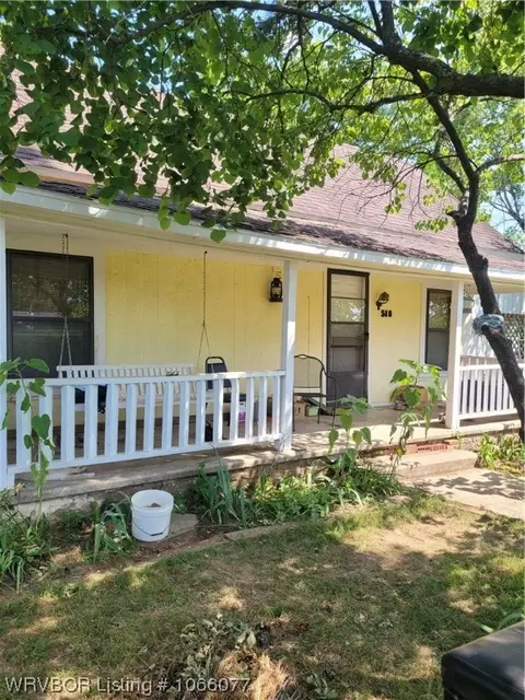 518 S Locust St, Sallisaw, OK 74955