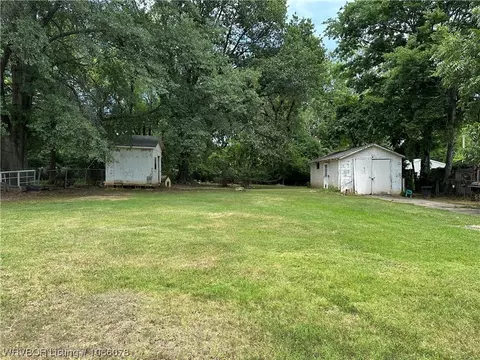 1611 Poplar St, Van Buren, AR 72956