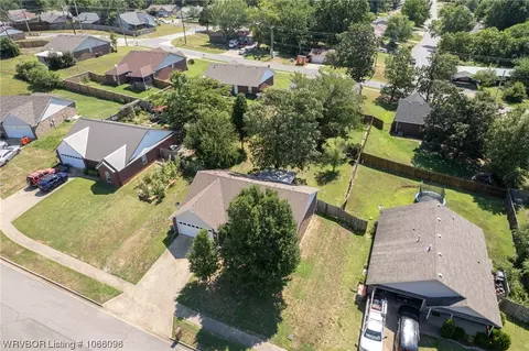 1202 N 10th St, Barling, AR 72923 photo 5