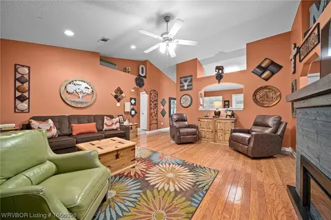 1202 N 10th St, Barling, AR 72923 photo 4