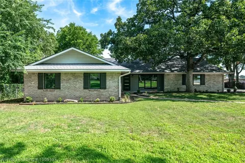 5307 S Y Cir, Fort Smith, AR 72903